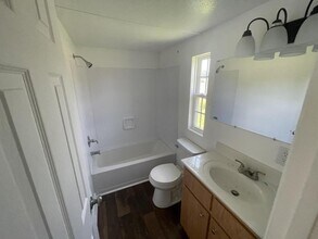 94 Knox Dr in Red Springs, NC - Building Photo - Building Photo