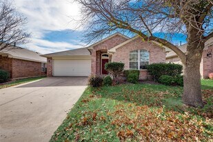 5909 Paloma Blanca Dr in Fort Worth, TX - Building Photo