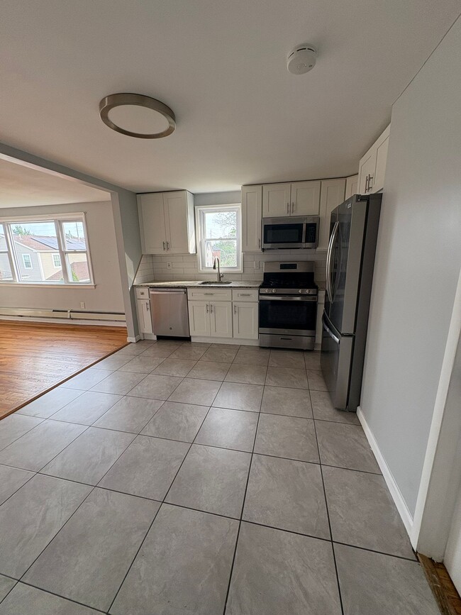 211 Sherman St, Unit 2