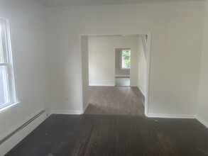 24 Market St, Unit 1 in Ellenville, NY - Building Photo - Building Photo