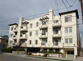 NOHO ARTS Courtyard Apartments