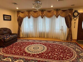 109-04 Myrtle Ave in Queens, NY - Building Photo - Building Photo