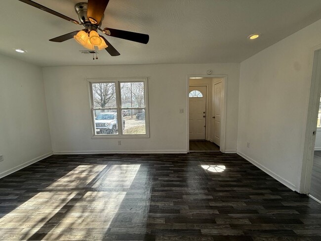 1641 E Central St in Springfield, MO - Building Photo - Building Photo