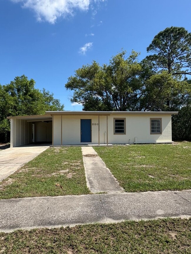property at 886 Crawford St