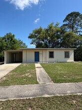 886 Crawford St in Deltona, FL - Building Photo - Building Photo