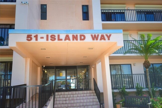 690 Island Way in Clearwater, FL - Building Photo - Building Photo