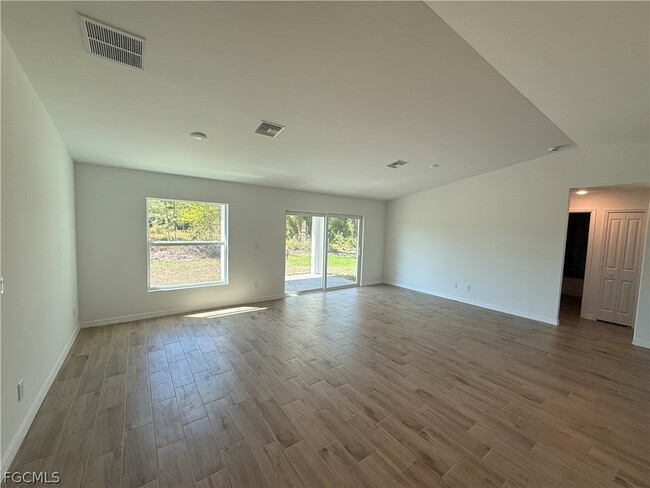 4111 16th St W in Lehigh Acres, FL - Building Photo - Building Photo