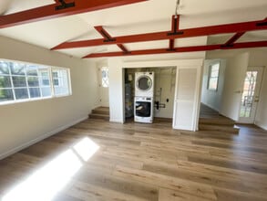 325 Ironstone Ct in San Rafael, CA - Building Photo - Building Photo