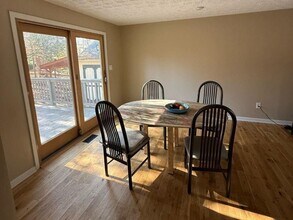 1733 Ellenwood Dr NE in Roswell, GA - Building Photo - Building Photo