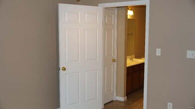10201 Spring Creek Ln in O'Fallon, MO - Building Photo - Building Photo