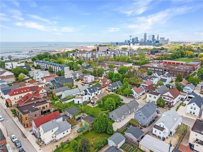1276 W 67th St in Cleveland, OH - Building Photo - Building Photo
