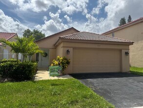 1425 Mira Vista Cir in Weston, FL - Building Photo - Building Photo