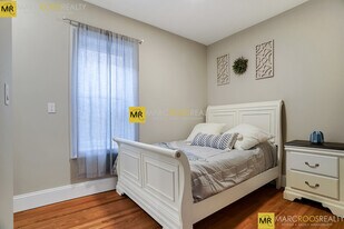 170 Babcock St, Unit 2 in Brookline, MA - Building Photo
