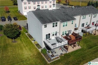 9 Red Rose Ln in Easton, PA - Building Photo - Building Photo