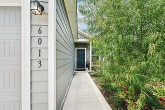 6013 Eden Dr in Austin, TX - Building Photo - Building Photo