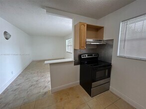 1330 NE 127th St in North Miami, FL - Building Photo - Building Photo