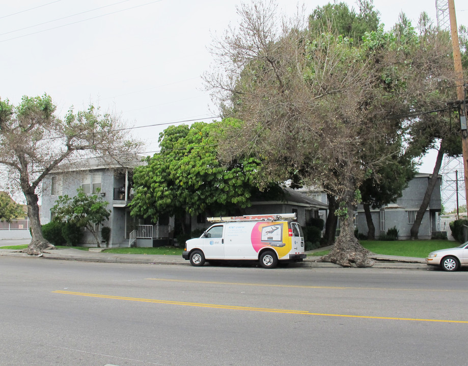 1639 E 92nd St in Los Angeles, CA - Foto de edificio