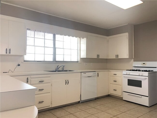 property at 1601 N Sang Ave