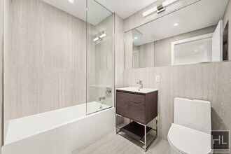 BRUCKNER BOULEVARD in Bronx, NY - Building Photo - Building Photo