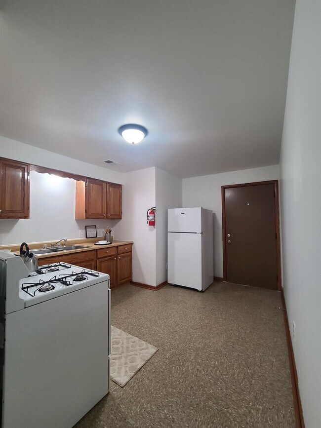 2820 Collingwood Blvd in Toledo, OH - Foto de edificio - Building Photo