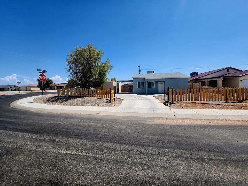 490 Church St in Bullhead City, AZ - Building Photo