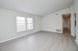 9 Becca Ct-Unit -9 BECCA CT UNIT B in Brookshire, TX - Building Photo - Building Photo