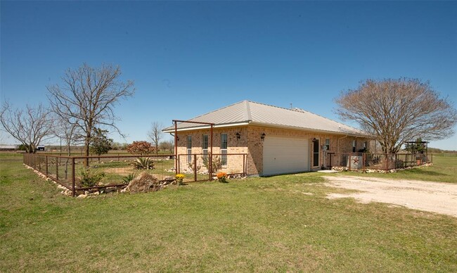 10106 Schmidt Ln in Manor, TX - Building Photo - Building Photo