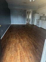 750 Bonham St in Paris, TX - Building Photo