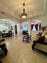 8756 NW 139th St in Miami Lakes, FL - Foto de edificio - Building Photo