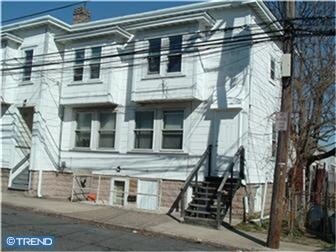 101 White Ave in Linwood, PA - Foto de edificio