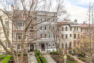 1900 Biltmore St NW in Washington, DC - Foto de edificio - Building Photo