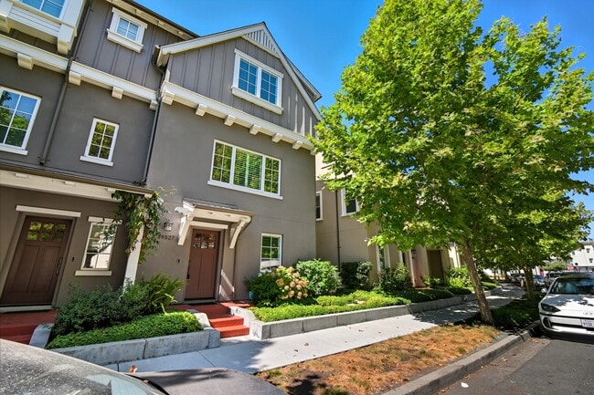 property at 39527 Stevenson Pl