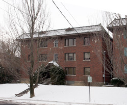 720 Shady Dr E Apartments