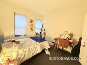 833 Beacon St in Boston, MA - Building Photo - Building Photo