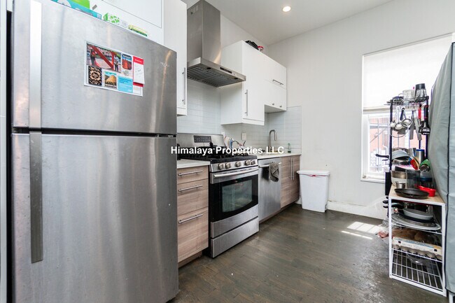 78 Forest St, Unit 1