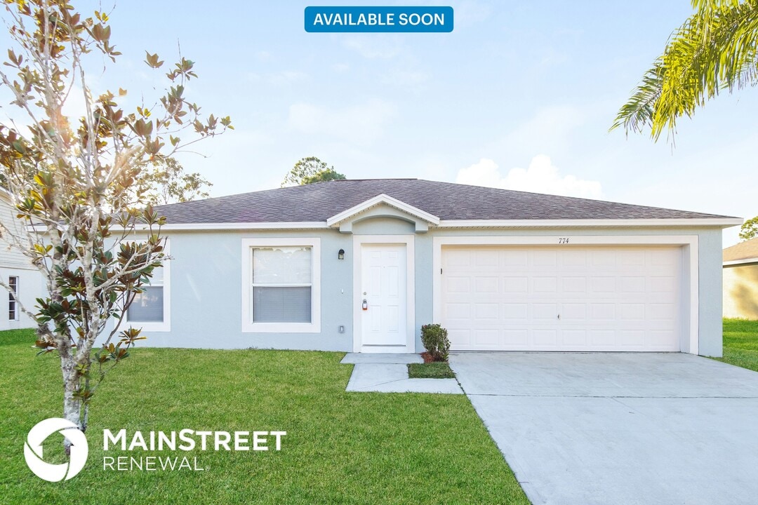 774 Fletcher Rd SE in Palm Bay, FL - Building Photo