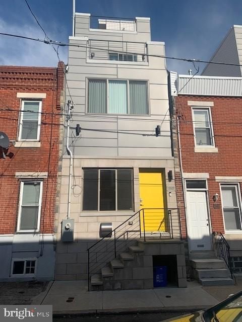 property at 1325 S Myrtlewood St