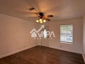 4743 Georges Farm in San Antonio, TX - Building Photo - Building Photo