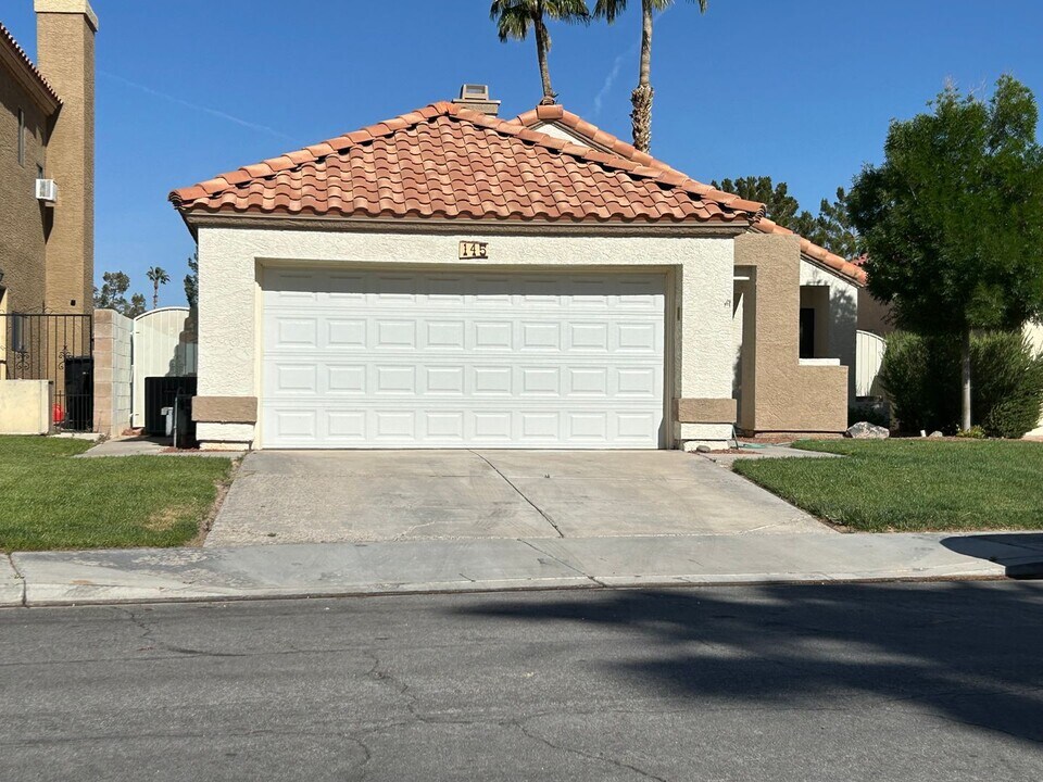 145 Coventry Dr in Henderson, NV - Building Photo