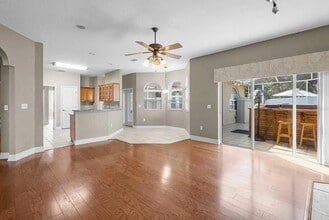 2276 Colony Club Dr in Lakeland, FL - Foto de edificio - Building Photo