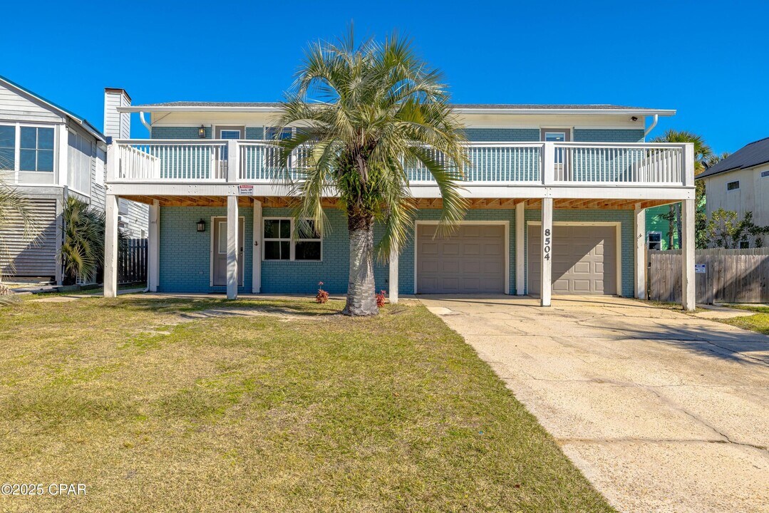 8504 Tradewinds Dr in Port St. Joe, FL - Building Photo