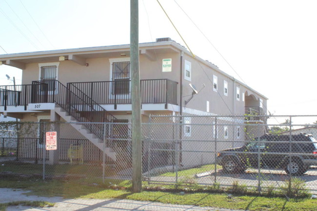 507 SW 6th St in Belle Glade, FL - Building Photo - Other