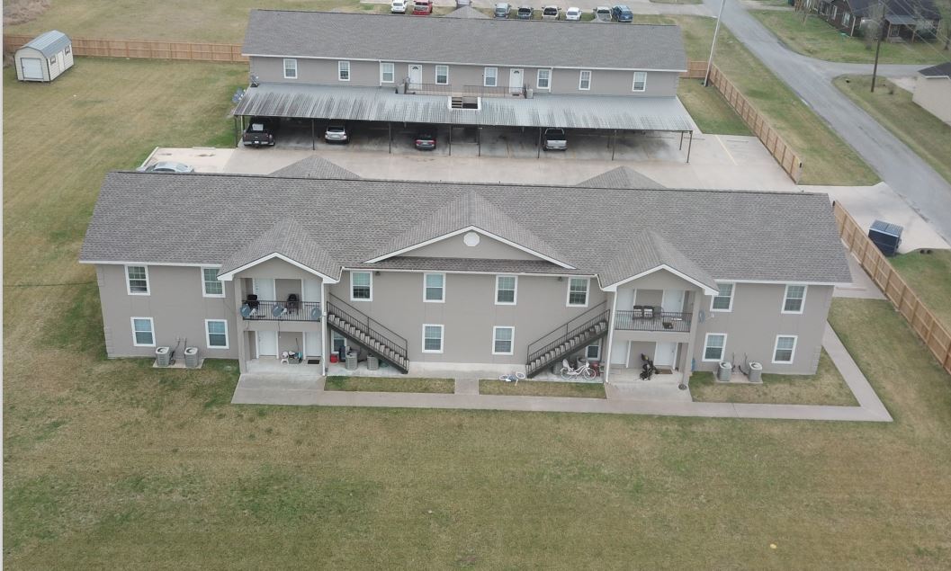 Brazorian Apartments in Brazoria, TX - Foto de edificio