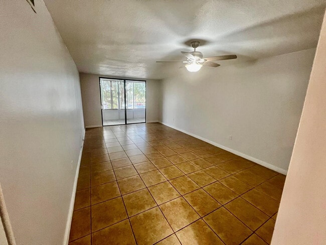 1810 N Lauderdale Ave in North Lauderdale, FL - Building Photo - Building Photo