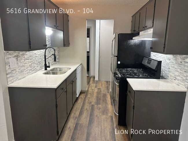 property at 5616 Grandview Blvd