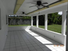 819 N Highland Dr in Hollywood, FL - Foto de edificio - Building Photo