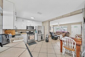 726 N A St in Lake Worth Beach, FL - Building Photo - Building Photo