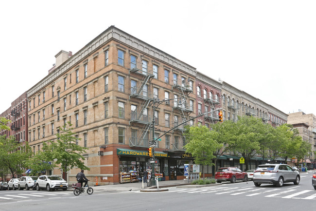 981 Columbus Ave in New York, NY - Foto de edificio - Building Photo