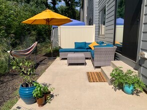 121 Penick Ct in Charlottesville, VA - Foto de edificio - Building Photo