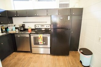 604 E 8th St in Davis, CA - Building Photo - Building Photo